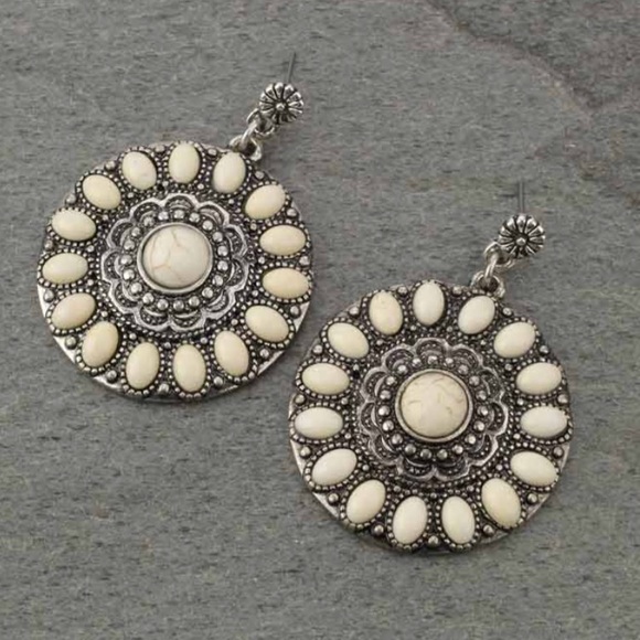 Jewelry - Navajo Round Style Post Earrings